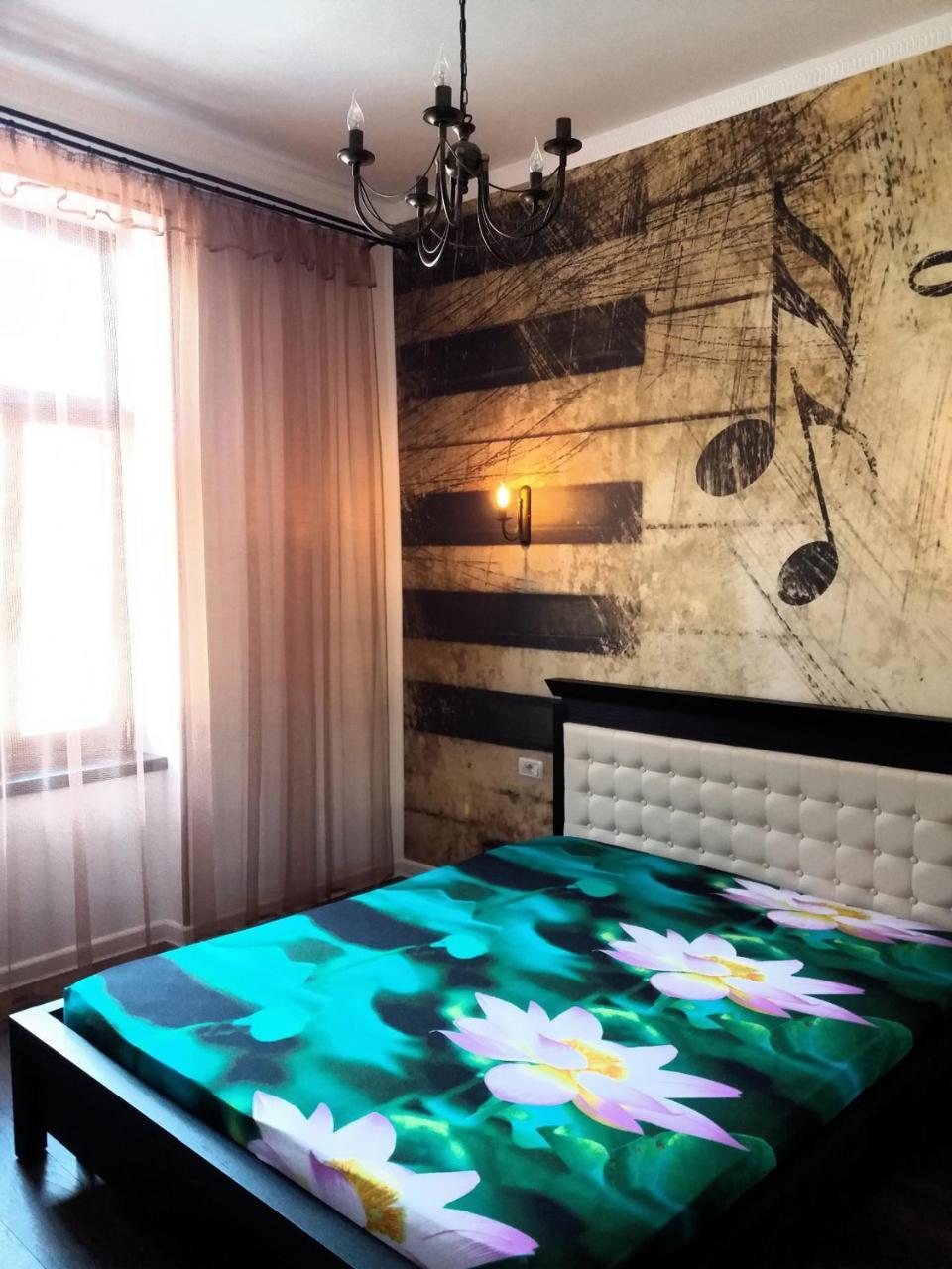 Studio Deluxe
