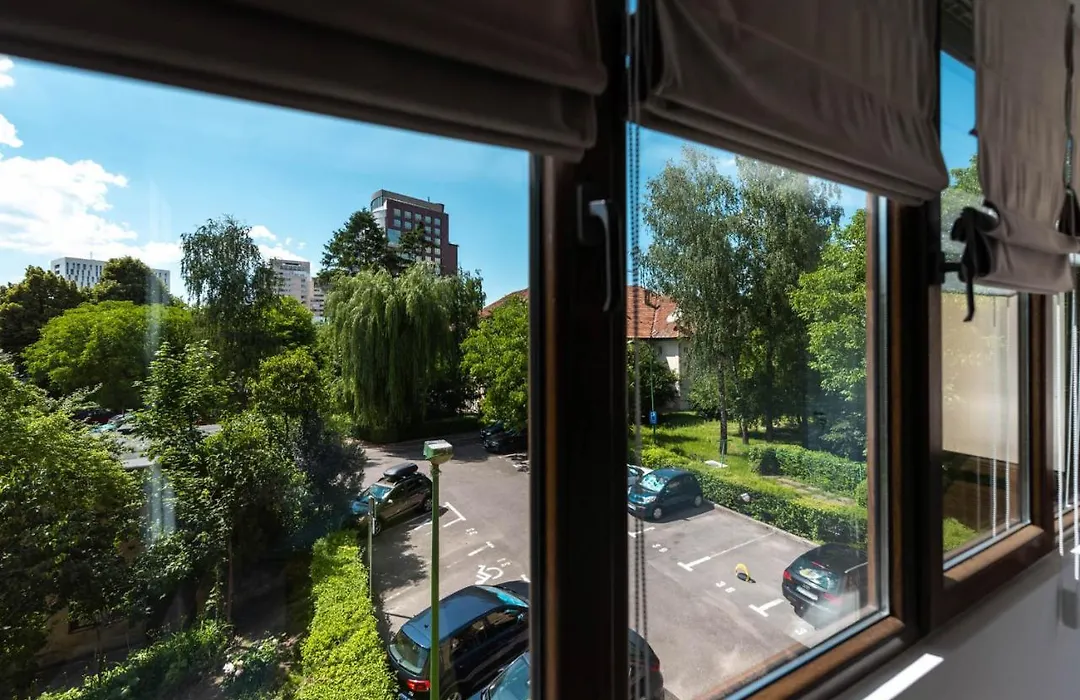 La Nueve Suite-1
