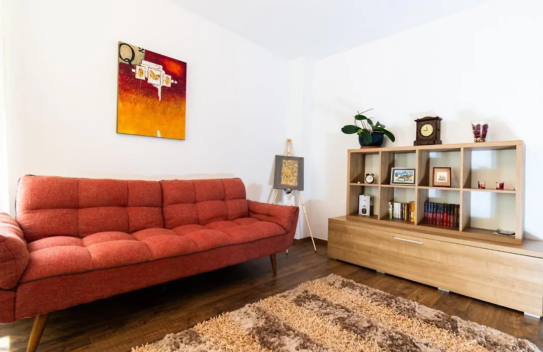 Nature Apartment - Minutes Away From The Old Town And Afi Mall-1