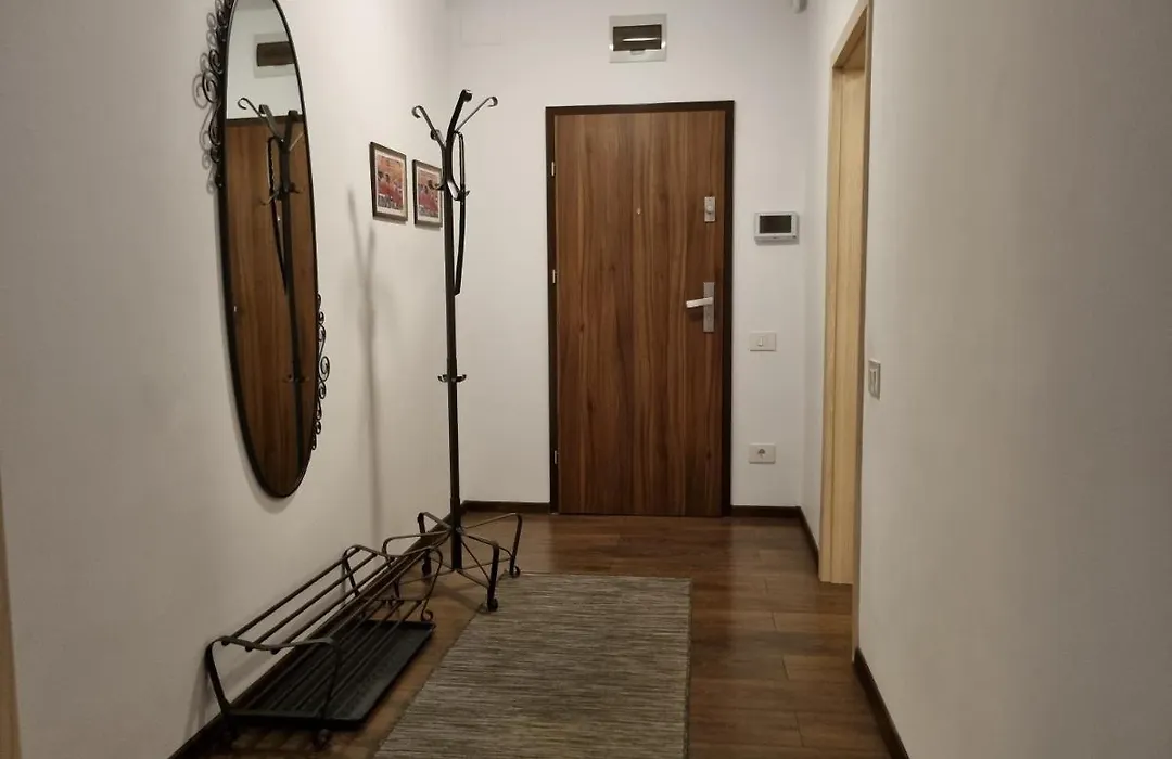 Avram Iancu Private Apartment With Ac-1