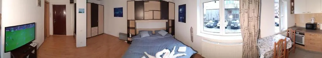 Breakaway Studio - 104HotelUri-1