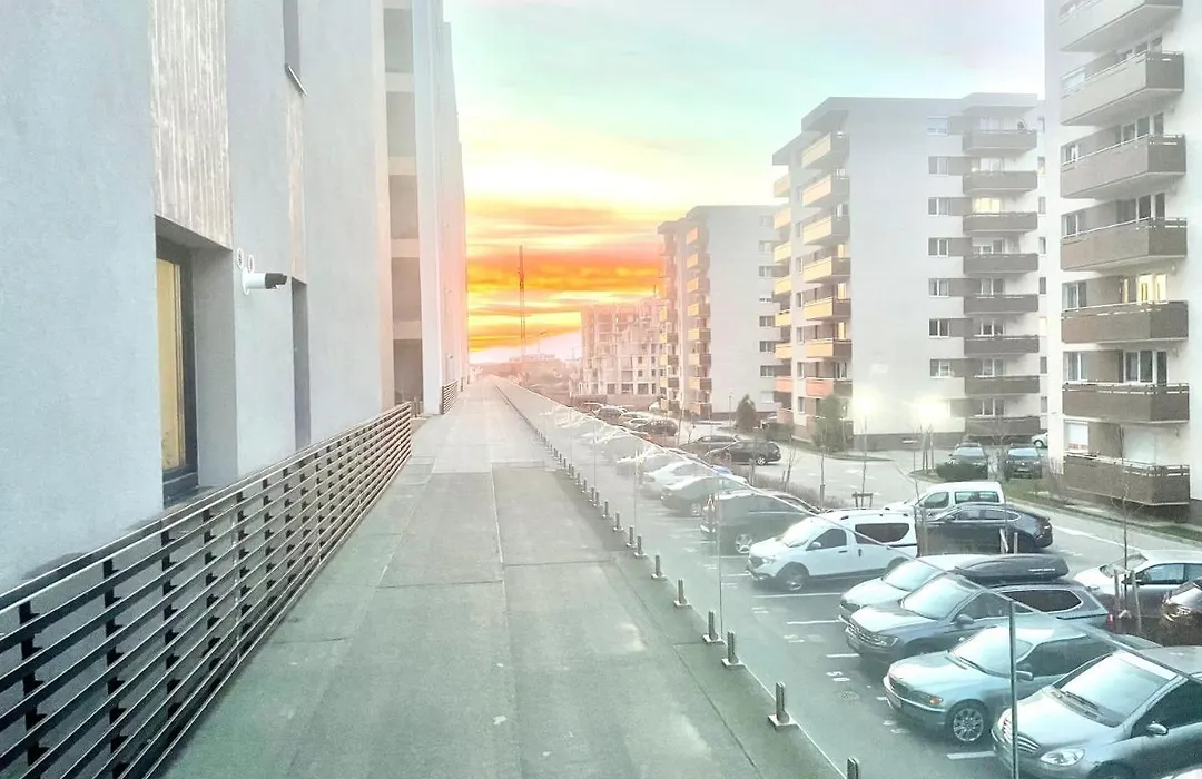 Lau Qualis Apartment Zona Coresi Mall-1