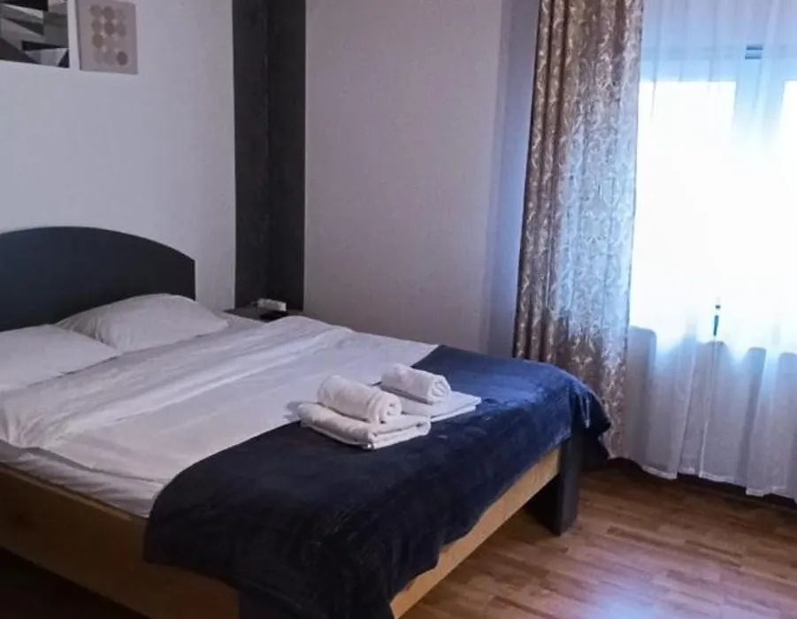 Fun House - Spacious Apartment Near Old Town-1