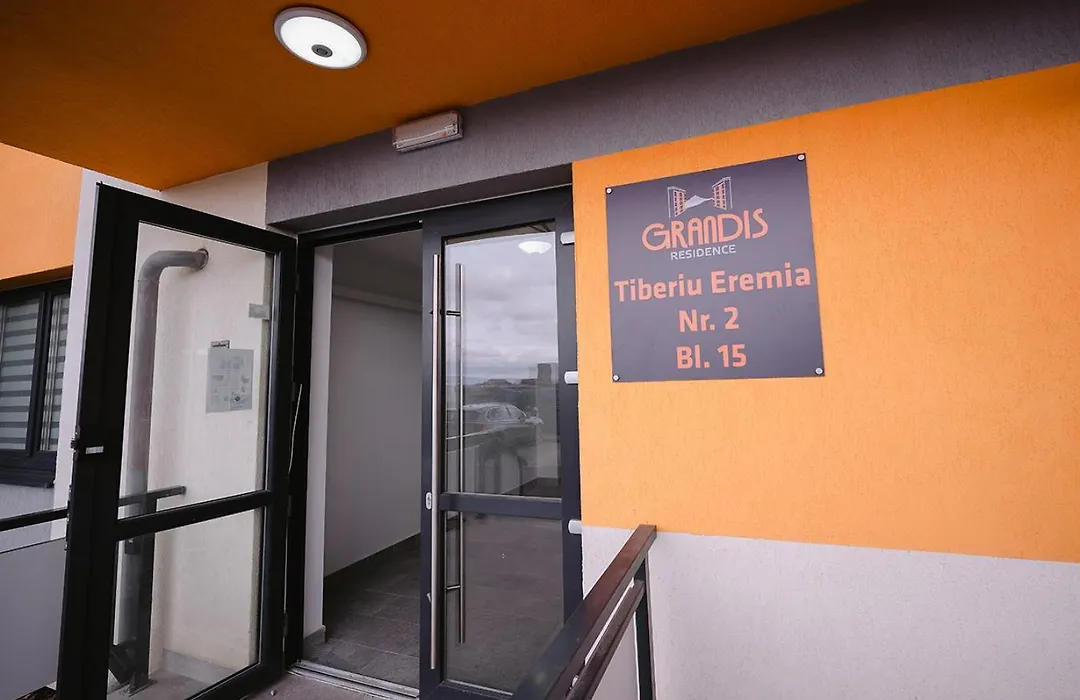 Ania Apartment - Mall Coresi-1