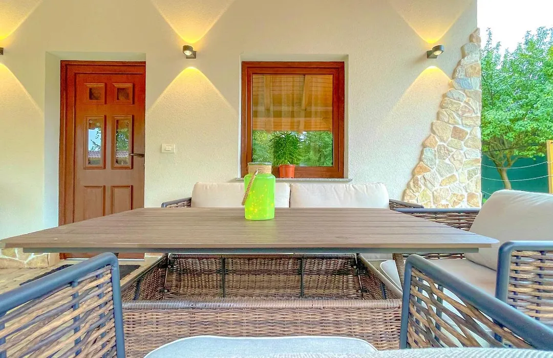 Vilux With Indoor Private Parking-1