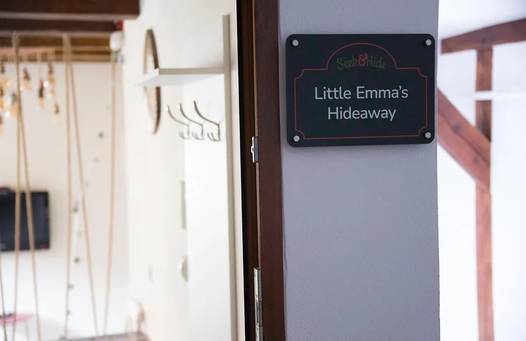 Seek And Hide - Little Emma'S Hideaway-1