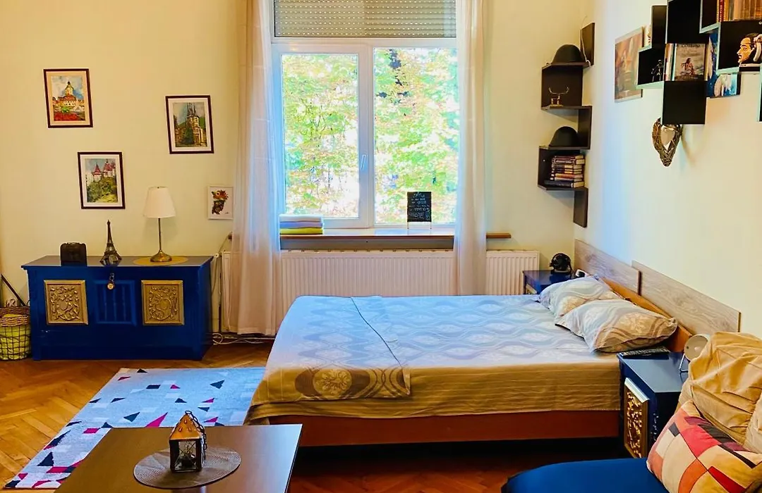 Central 2 Bedrooms Apartment-1