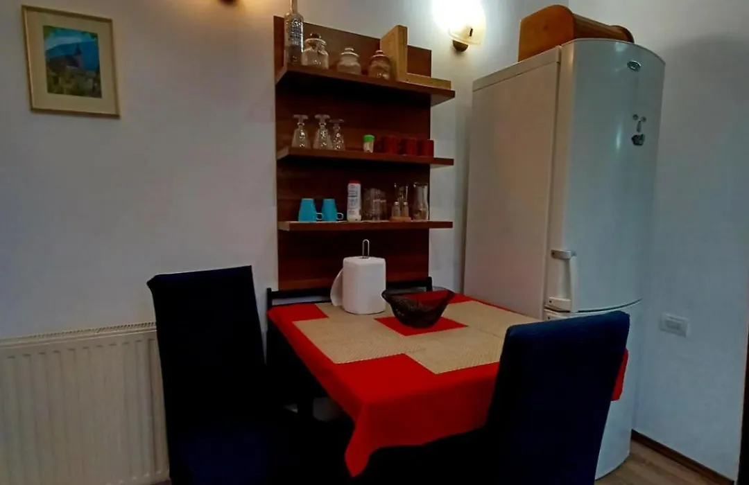 Lovely Central Apartment-1