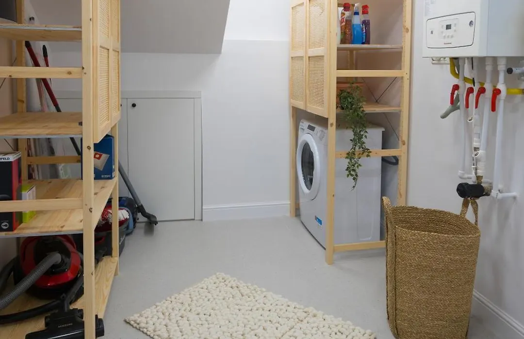 Abm Apartment - Old Town - Private Parking-1