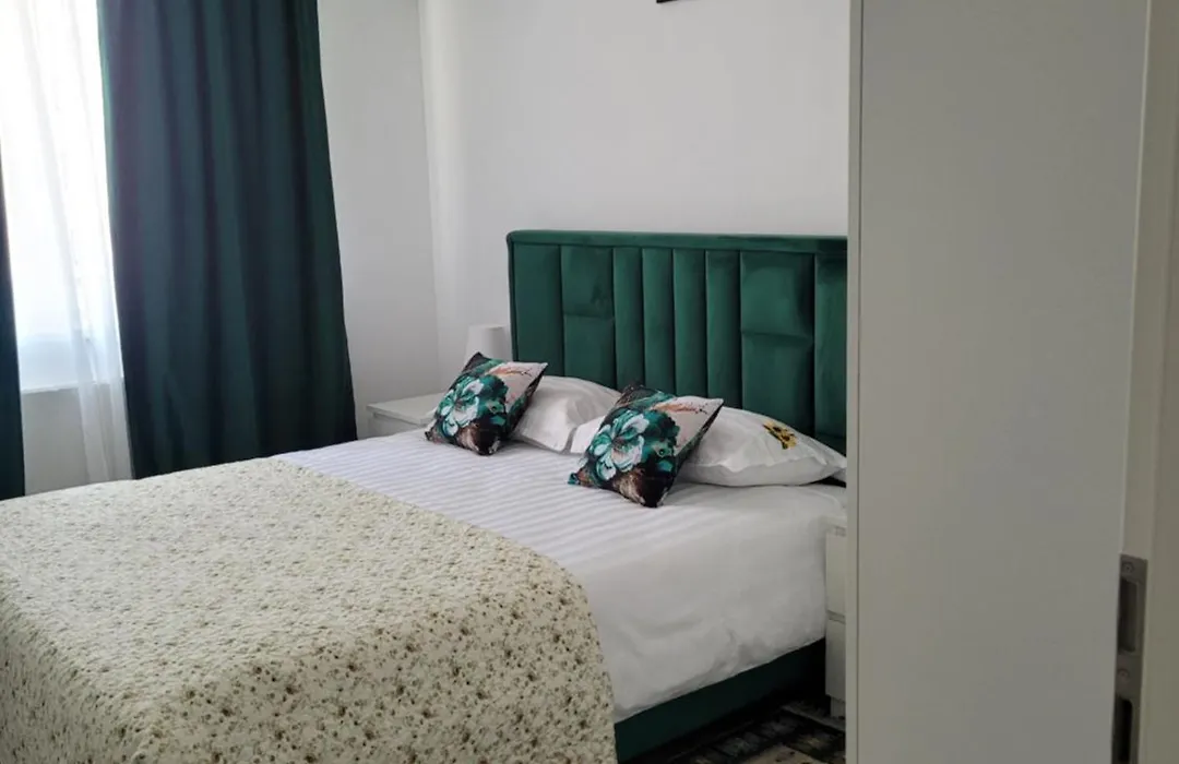 Casa cu Floarea Soarelui-1