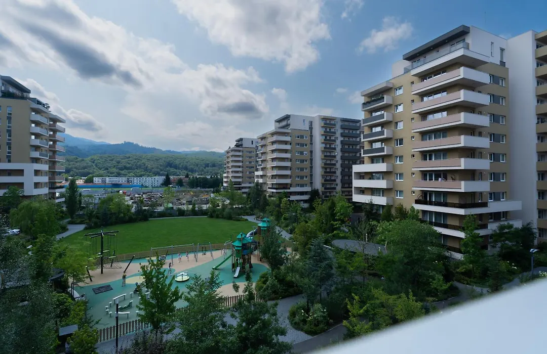 Ch Apartments Urban Plaza-1