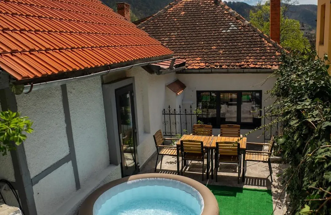 Barrique 20 - Breakfast Delivered & Minibar - Old Town-1