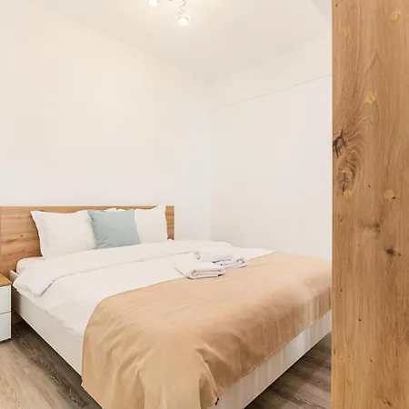 Isaran 2D4E Apartment Brașov-2