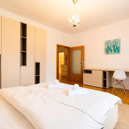 Ardor Apt - Bright And Secluded Apartment In The Heart Of Old Town-3