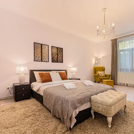 Chic&View Brasov Apartment-3