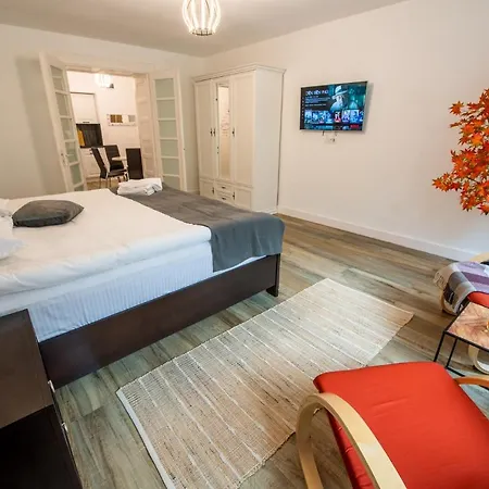 Old Town Suites Brașov-2