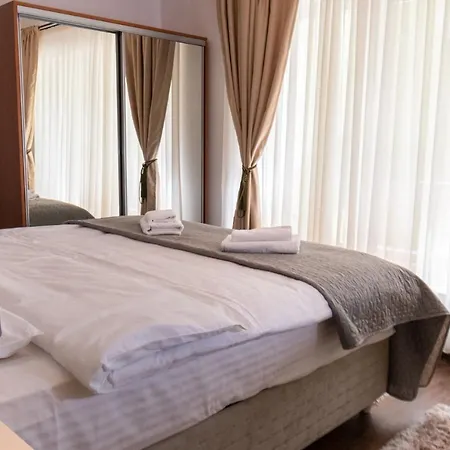 Nature Apartment - Minutes Away From The Old Town And Afi Mall-3