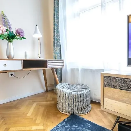 Stylishcozy Apartment-2