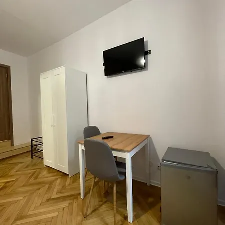 Schei Central Studio Rooms In The Heart Of Brasov-3