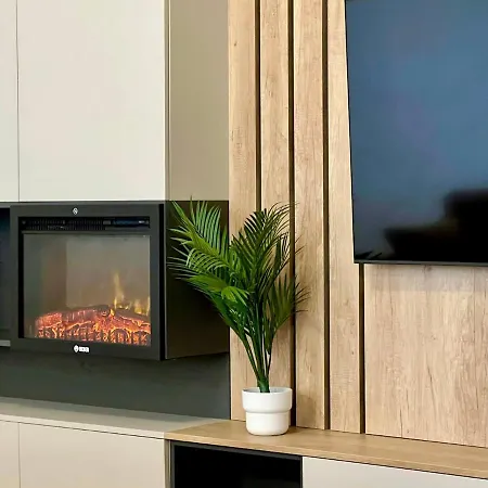 Mountain Retreat-Modern 1Br W/ Fireplace & Parking-3