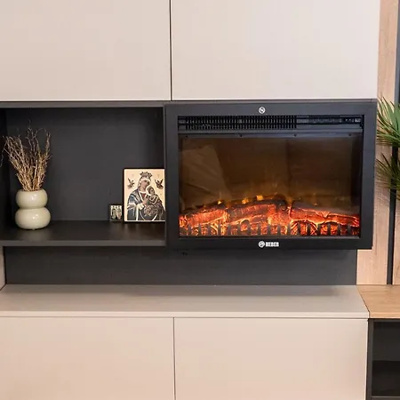 Mountain Retreat-Modern 1Br W/ Fireplace & Parking-2