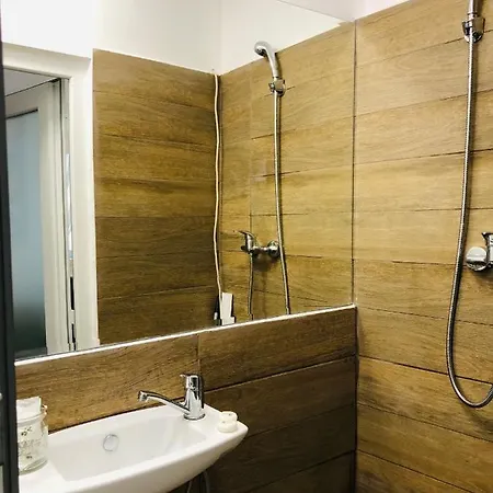 Central Petit Room-2