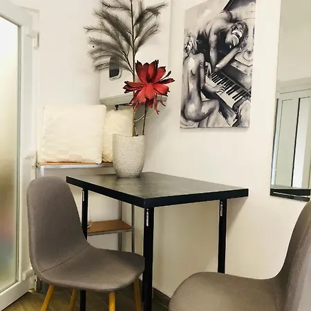 Central Petit Room-3