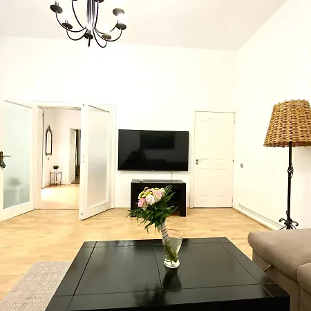 Republique Family Apartment-2