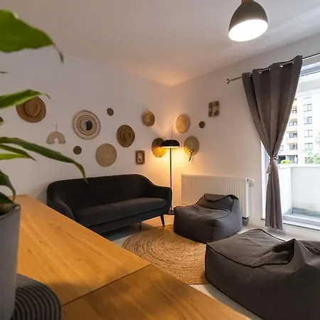 Arte - 2 Bedroom Apartment Near Coresi Mall With Free Parking-3
