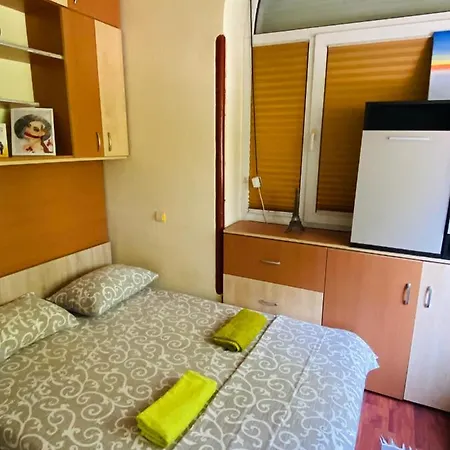 Central 2 Bedrooms Apartment-3
