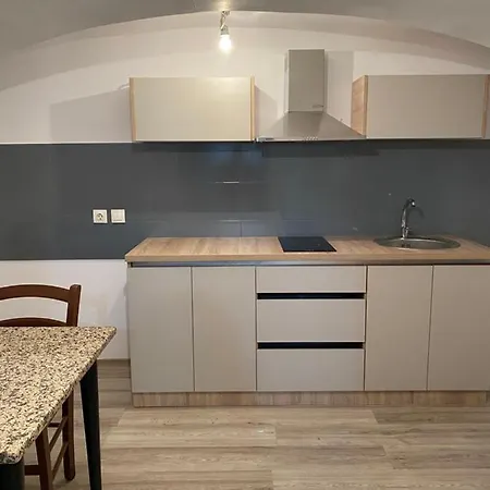 Hidden Gem Apartment In The Center Of The City-3