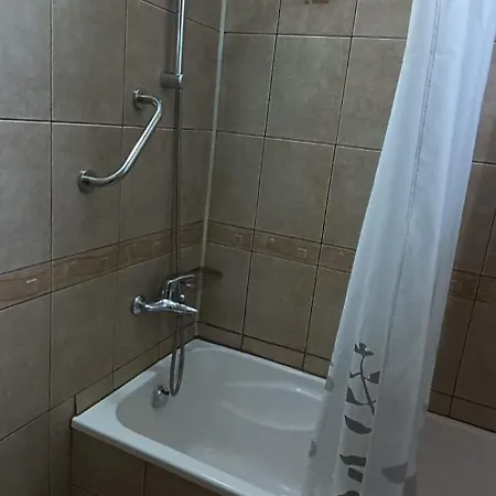 Fun House - Spacious Apartment Near Old Town-3