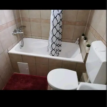 Fun House - Spacious Apartment Near Old Town-2