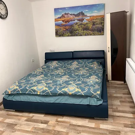 Apartament Diaconu Coresi (Piata Sfatului)-2