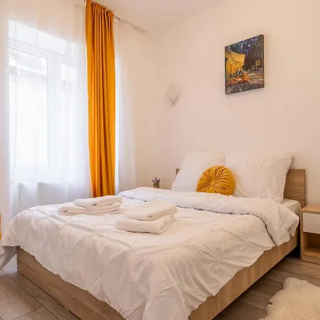 Republicii Quiet Courtyard Apartment-2