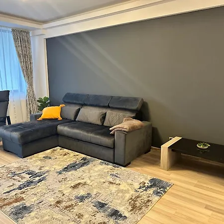 Lucky Apartment-3