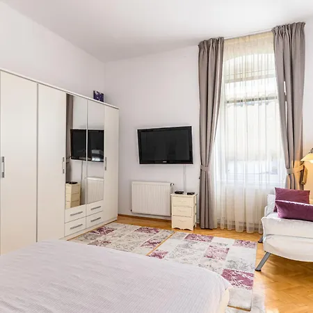 Brasov centrul vechi - 67sqm - 2min to Counsel Square-3