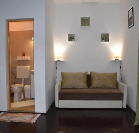Old Center - Cozy Corner # 2-3