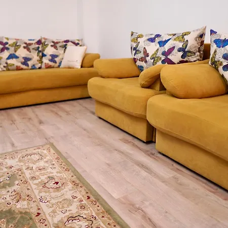 Coresi Mall Large 2 Camere, Sleeps 6-3