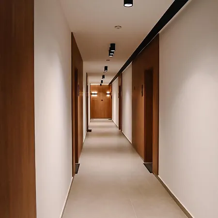 Urban Plaza - Aparthotel-3