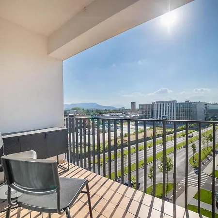 Modern Coresi Studio - Free Private Parking-3