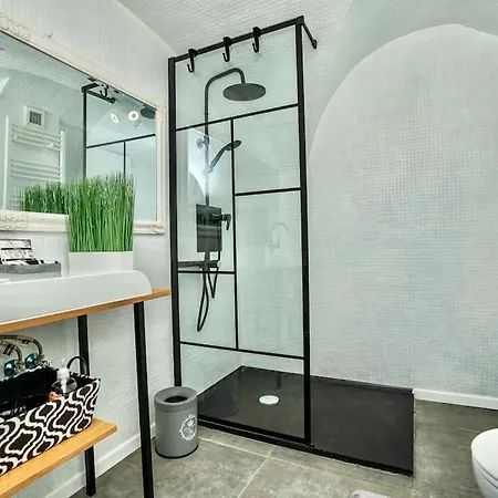 Old Town Charm Loft-3