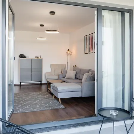 Apart B&V 55 Qualis - Elegant Apartment With Parking-3
