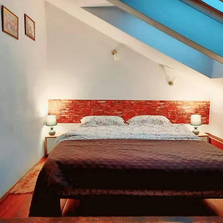 Lovely Central Apartment-3