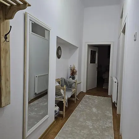 Angels' Nest - Old City, Studio-2