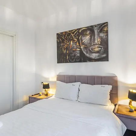 Luxury Residences & Suites In Central Brasov At Coresi Mall-2