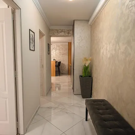 Jacuzzi Oasis Suite-2