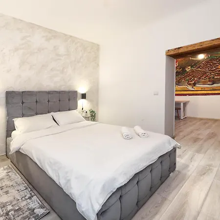 Weiss Residence-2