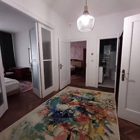 Nyko'S Apartment-2