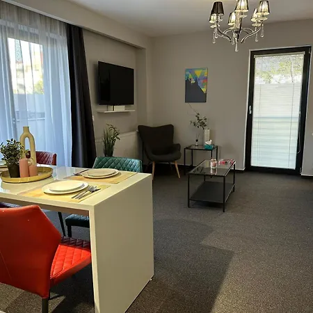 Close Luxury Glam Apartments-3